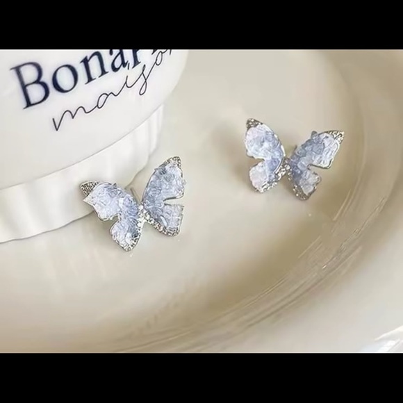 Gorgeous butterfly silver plated earrings with Swarovski elements - Picture 1 of 13